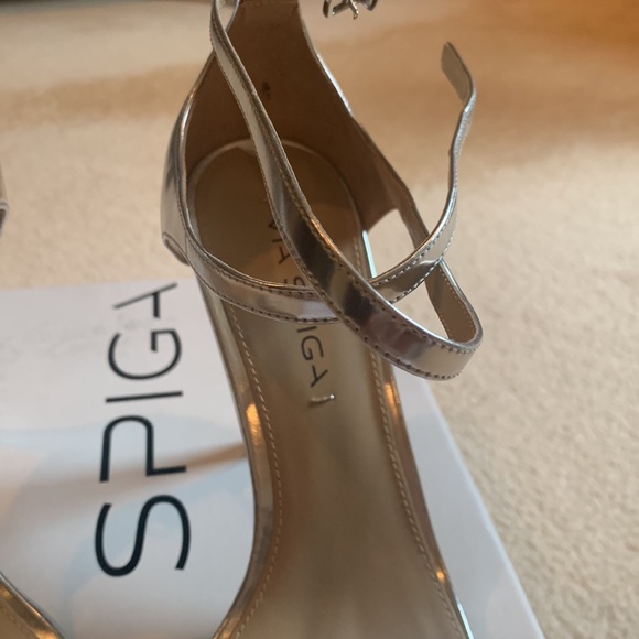 VIA SPIGA heels , size 7 1/2 Silver - Picture 8 of 8